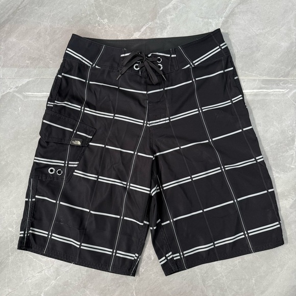 Men’s The North Face Plaid Board Shorts Velcro Tie Up With Pocket Size 30 Small - Picture 1 of 16
